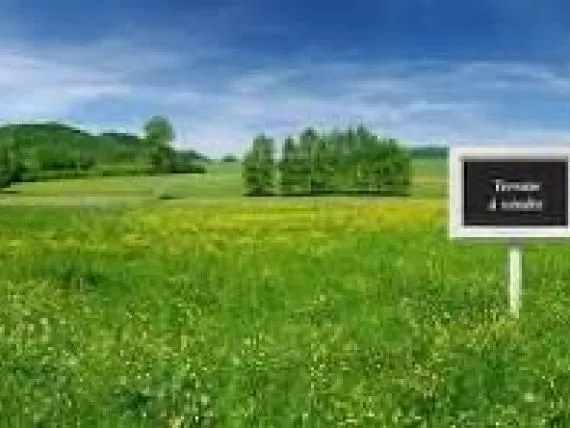 Terrain à bâtir de 326 m² à VEYRE-MONTON (63)