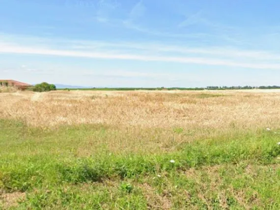 Terrain à bâtir de 879 m² à ARS-SUR-FORMANS (01)