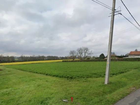 Terrain à bâtir de 1869 m² à ESPINASSE-VOZELLE (03)