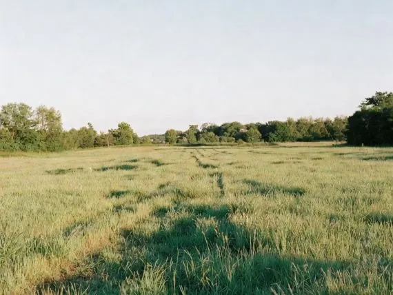 Terrain à bâtir de 1059 m² à REPLONGES (01)