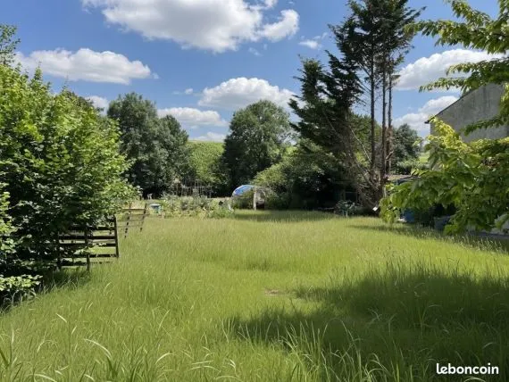 Terrain à bâtir de 1500 m² à IGE (71)