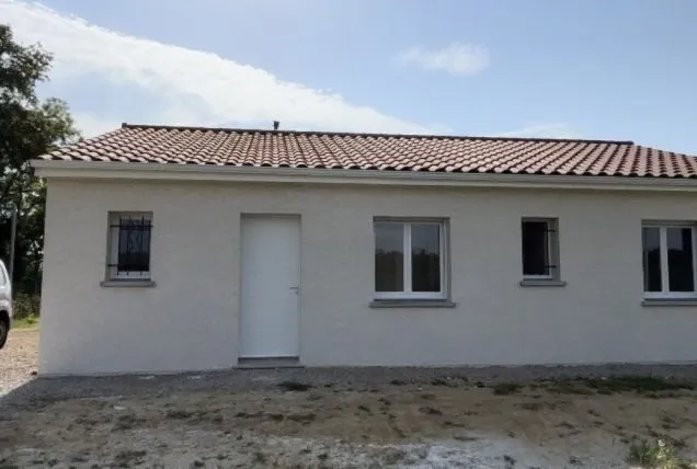 Construction à VARENNES-LES-MACON