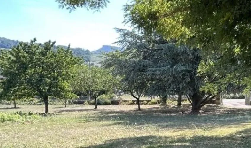 Terrain à bâtir de 845 m² à BAGE-LA-VILLE (01)
