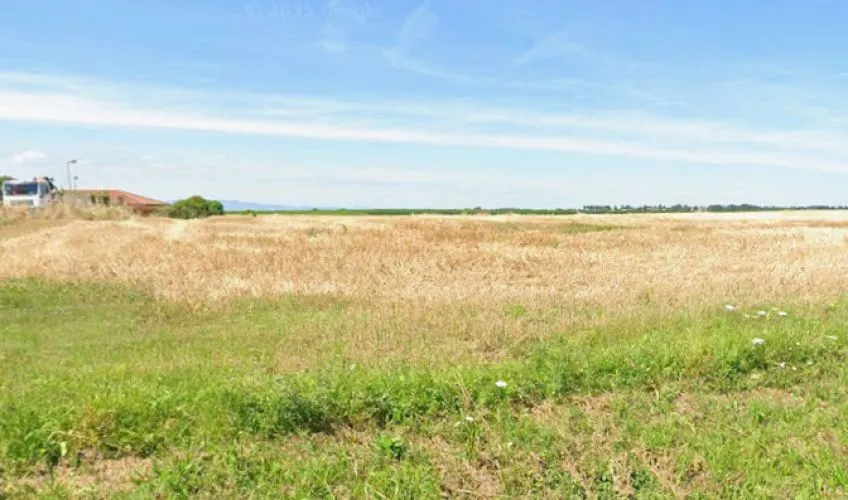 Terrain à bâtir de 879 m² à ARS-SUR-FORMANS (01)