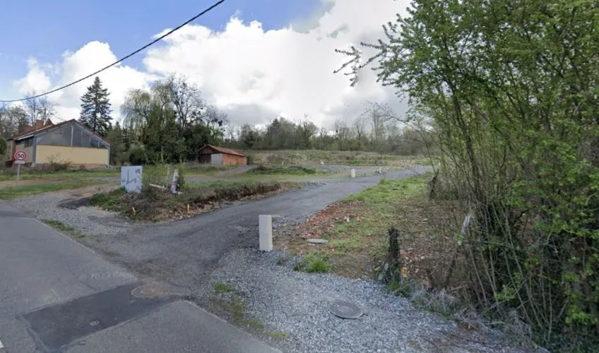 Terrain à bâtir de 901 m² à CUSSET (03)