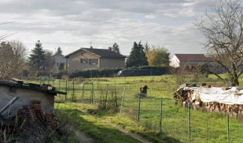 Terrain à bâtir de 772 m² à VARENNES-LES-MACON (71)