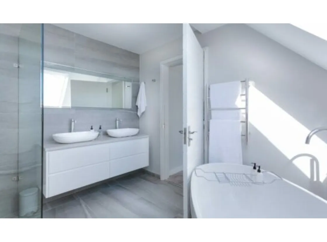 Construction d’une maison neuve : Les tendances salles de bains 2023